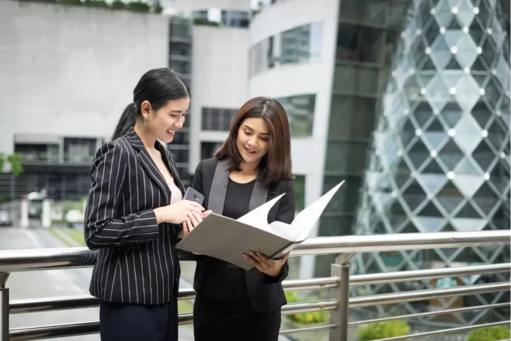 Perbedaan utama antara direktur dan komisaris